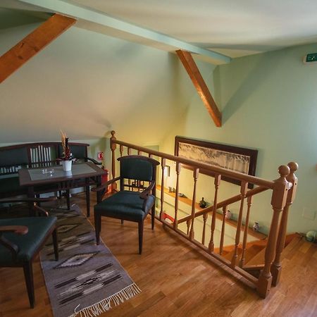 Voeroes Guest House Tîrgu Secuiesc Dış mekan fotoğraf